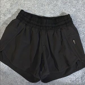 Lululemon Tracker Short V